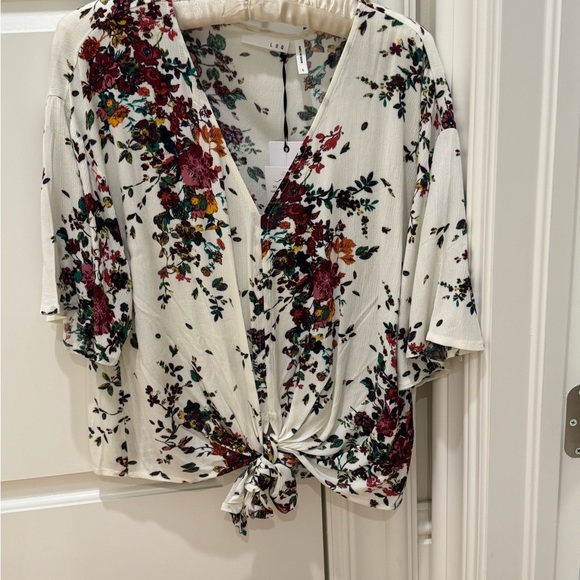 LUQ Rhee Tie Front Top NWT! - Picture 3 of 5